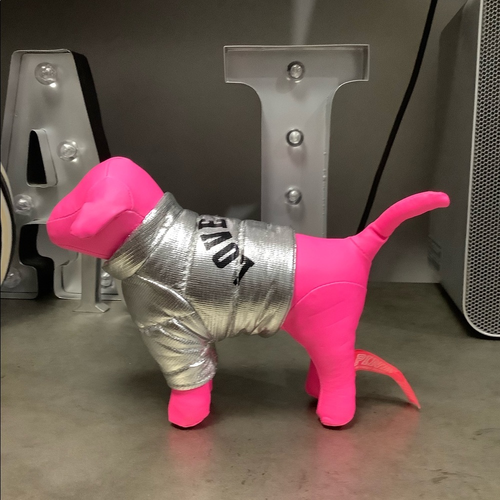 PINK BY VICTORIA’S SECRET‎ COLLECTIBLE DOG